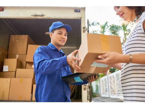 Serviço de Entrega com Caminhão em Taipas