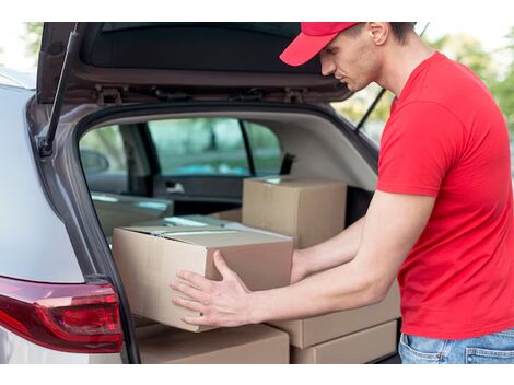 Entrega de Encomenda com Carro de Passeio no Aeroporto